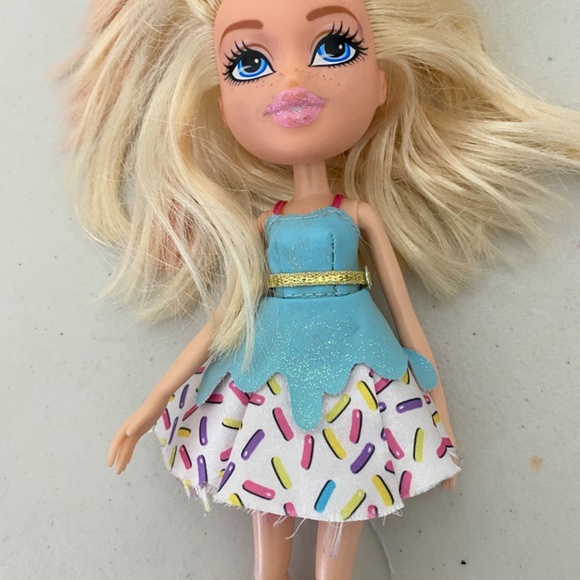 2015 MGA Bratz Fashion Action Figure Doll Sweet Sweet Style Cloe 10 inches - Picture 8 of 9